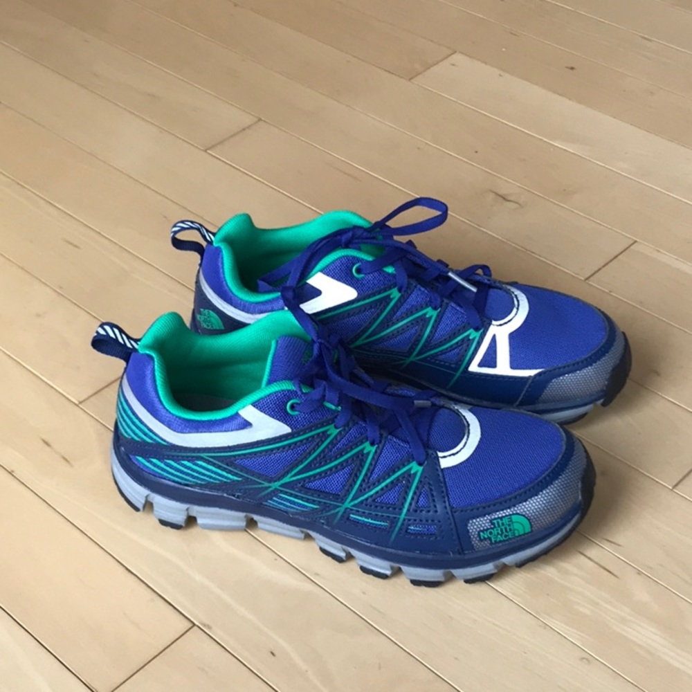 NWOT North Face Endurance sneakers- girls sz 4